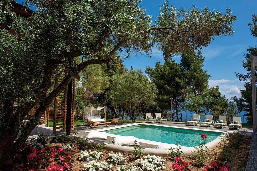 Elies 33, Greece