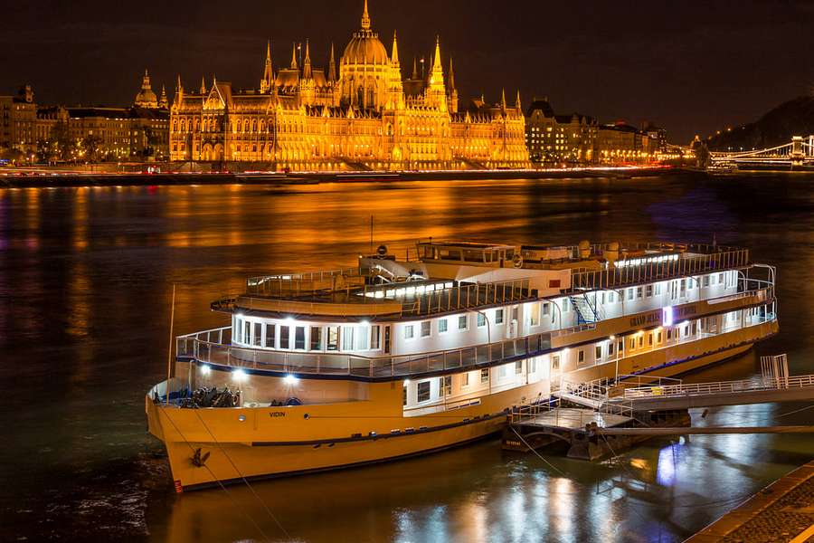 Grand Jules Boat Hotel, Hungary