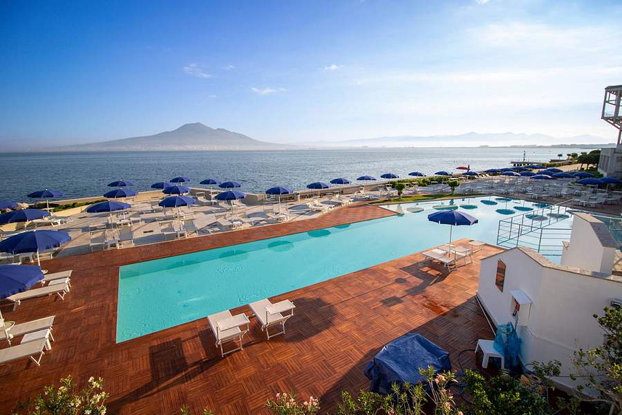 Towers Hotel, Italy
