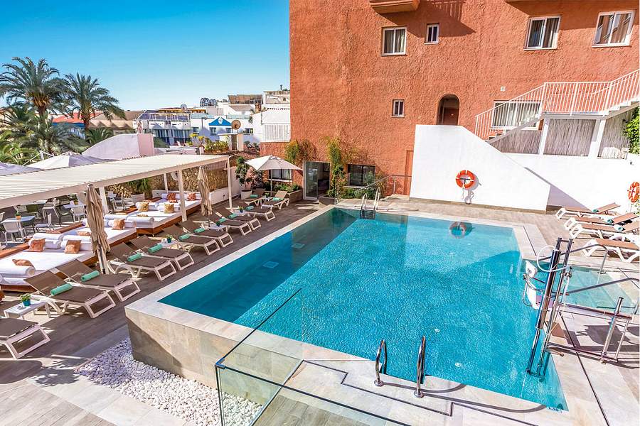 Hotel Fenix, Spain