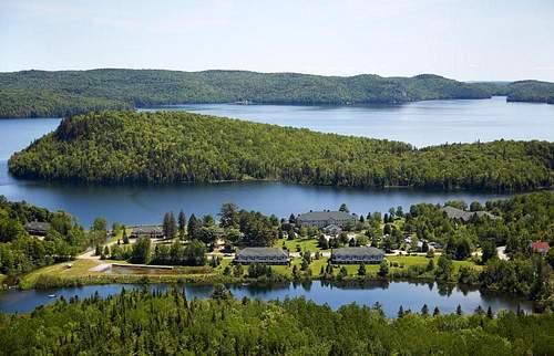 Auberge Du Lac-À-L'Eau Claire