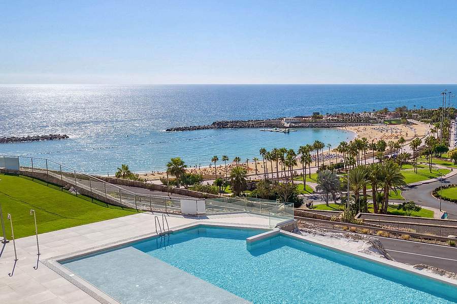 Amadores View, Canary Islands