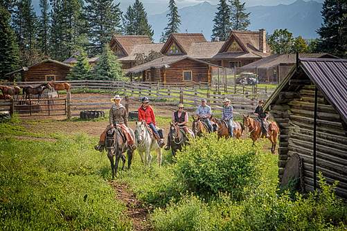Three Bars Guest & Cattle Ranch